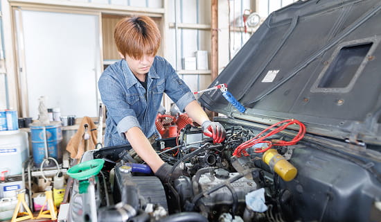 選ばれる理由#2 「国家資格2級自動車整備士が<p>しっかりと対応します</p>」